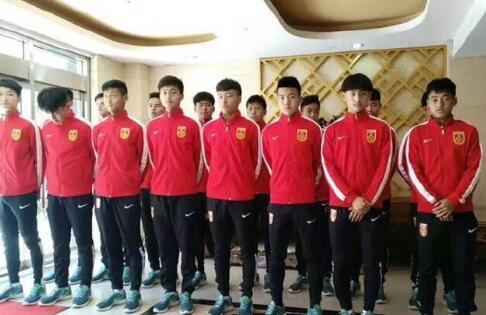 第33届中国电影金鸡奖 2020-11-20 第33届中国电影金鸡奖在厦门举办，电影频道融媒体中心于11月24日-28日进行全程报道，邀您一起直击本届金鸡奖的台前幕后。