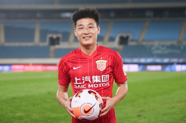 然而，这场贬谪竟让他因祸得福，避开了安史之乱，与妻女在岭南共度幸福余生。