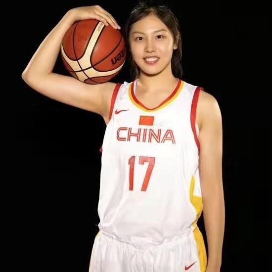 卡勒姆·特纳加盟《蔷薇修剪术》 2024-09-27 据外媒9月27日消息，丽莉·吉欧和卡勒姆·特纳将取代克里斯汀·斯图尔特及乔什·奥康纳，出演卡里姆·埃诺兹（《煽动者》）的新片《蔷薇修剪术》（Rosebushpruning），与艾丽·范宁、帕米拉·安 卡勒姆·特纳《空战群英》活动 绯闻女友啪姐现身 2024-01-16 当地时间2024年1月14日，美国洛杉矶，由“卡哥”卡勒姆·特纳主演的美剧《空战群英》举行Q&A问答活动，现场卡哥的绯闻女友“啪姐”杜阿·利帕现身。