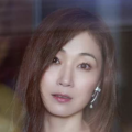 方文山新片周觅敬业拍雨戏 释小龙露肥肚变大叔 2013-04-12 Super Junior成员周觅首部电影处女作献给方文山《听见下雨的声音》，他以客串身份在片中饰演萌发初恋的大学生，11日在宜兰拍摄开放媒体探班。