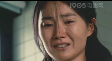 宋轶穿海盐蓝裙现身盛典 拿苹果走红毯 2020-12-11 12月10日，宋轶出席时尚盛典，身着精致浪漫的天蓝色公主裙搭配精致钻石配饰，并荣获“年度公益人物”奖。